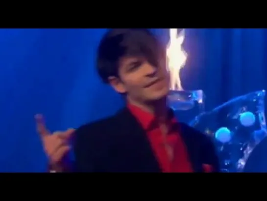 Stephane Lambiel - "Cold as ice" (singing)