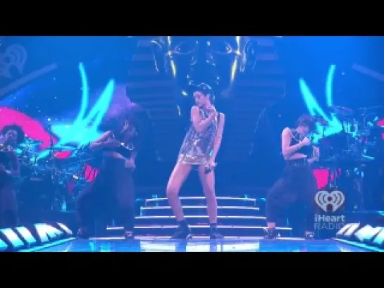 «Cockiness» на «iHeartRadio Music Festival»