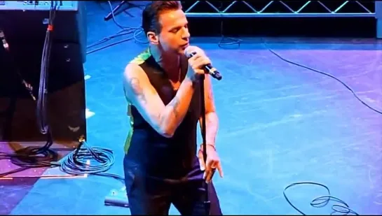 Dave Gahan - Live at MusiCares. 06.05.2011