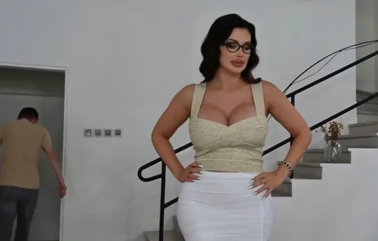 ПОРНО -- ЕЙ 36 -- СИЛИКОНОВАЯ ВЕНГЕРКА ВЫСАСЫВАЕТ СПЕРМУ -- porn sex milf mom --  Aletta Ocean