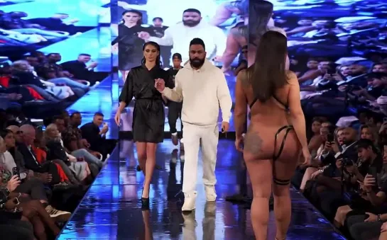 Brianna Marie Dale-Black Tape Project New York Fashion Week.mp4