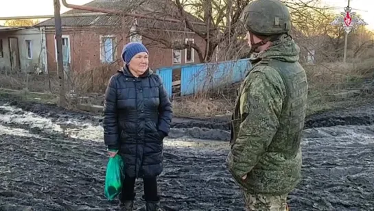 Наши военные поздравили пенсионеров Донецкой Народной Республики с Новым годом.