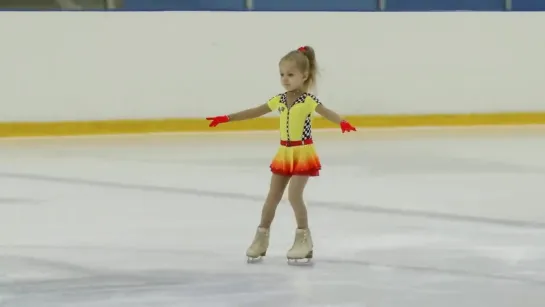 СПОРТ Sports Юная Фигуристка Арина 4-года Figure Skating Funniest Babies