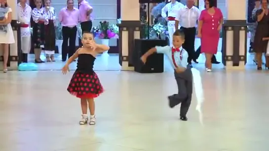 ТАНЦЫ-DENSE Михай Унгуряну и Ионела Цэруш Mihai Ungureanu  Ionela Tarus Kids Dancers Молдова Mr. Missis 2011