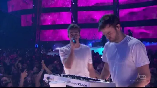 The Chainsmokers - Paris / The Chainsmokers & Coldplay - Something Just Like This (LIVE at iHeart Music Awards 2017)