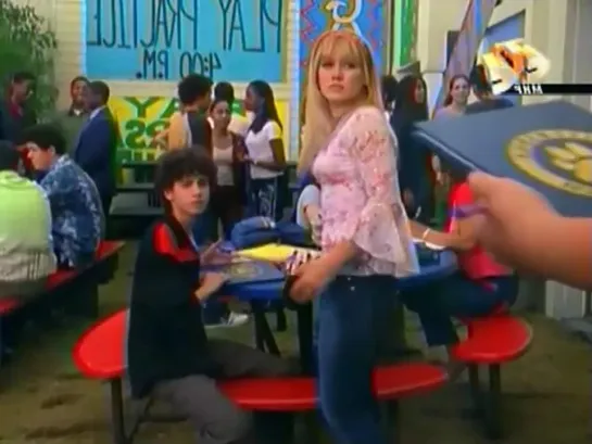 Lizzie McGuire.[s02e34-065.rus.tvrip].Bye, Bye Hillridge Junior High