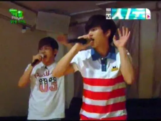 [Отрывок из sesameplayer] Infinite - Hoya + Woohyun noraebang - 110622