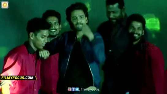 Sumanth Ashwin and Prabhaker Dance Performance in Right Right Audio Launch - Filmyfocus.com