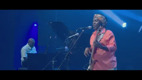 Richard_BONA_and_the_Mandekan_Cubano_live_at_VeszpremFest_20