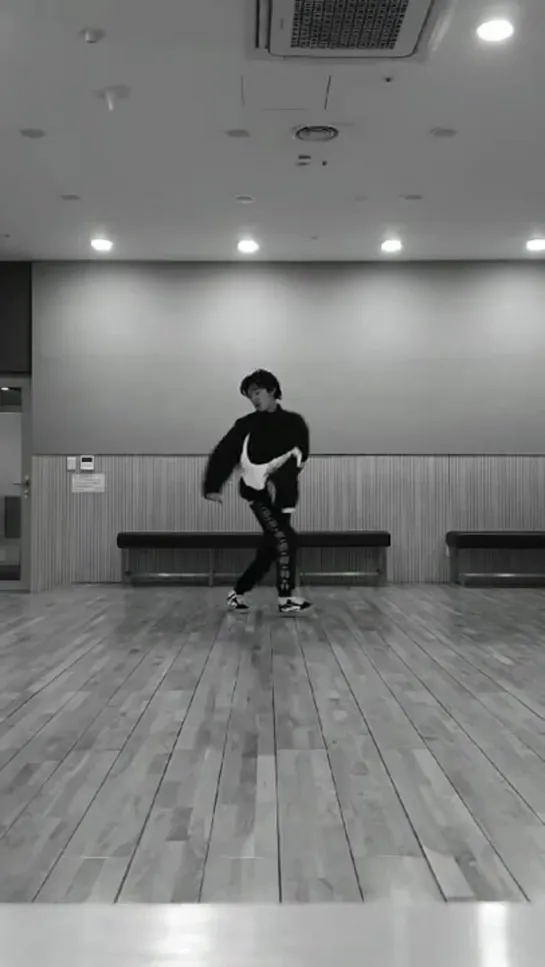 B.I - [KEMiSTRY] Dance practice