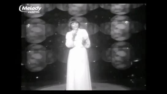 Mireille Mathieu ♫ L'amour oublie le temps