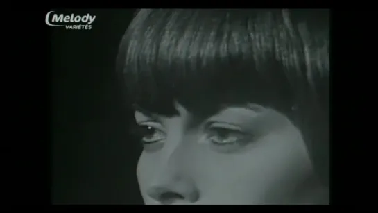 Mireille Mathieu ♫ Le Noël de la rue ♪ 1965 (Télé dimanche)