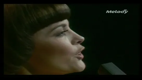 Mireille Mathieu ♫ L'amour oublie le temps ( vidéo inédit )