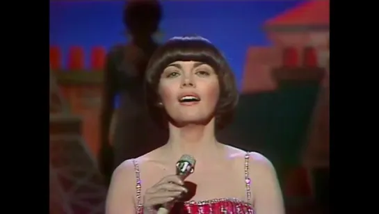 Mireille Mathieu ♫ On ne vit pas sans se dire adieu (Système Deux, 02.05.1976)