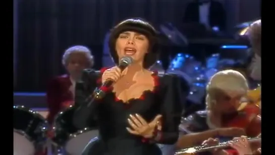 Mireille Mathieu ♫ Nous, Comme Des Fous (Walzer D'Amour) 1982