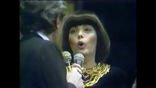 Mireille Mathieu et Charles Aznavour ♫ Une vie  d'Amour ♪ 1982