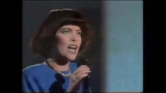 Mireille Mathieu reprenait en Live ♫ La vie en rose  ♪ 1986