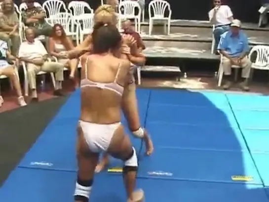 Women's wrestlin'