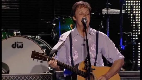 Paul McCartney – Blackbird (14/31) 400 Anniversary Concert (20.07.2008)