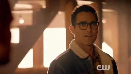 Elseworlds sneak peak - Barry and Oliver meet Clark and Lois