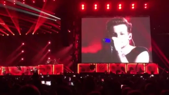 “Drag Me Down” in Indianapolis 7/31/15