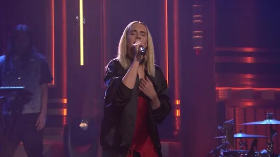 MØ – Final Song (The Tonight Show Starring Jimmy Fallon)