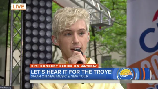 Troye Sivan performs live on the TODAY plaza!