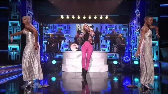 Iggy Azalea – Beg For It (Live @ The Tonight Show Starring Jimmy Fallon)