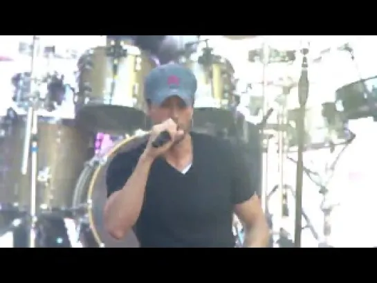 Enrique Iglesias – I'm A Freak (Capital Summertime Ball 2014)