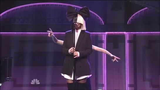 Sia “Bird Set Free” (Saturday Night Live Pefo