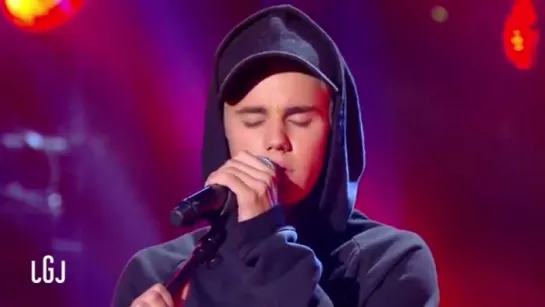 Justin Bieber - Hold Tight (Live)