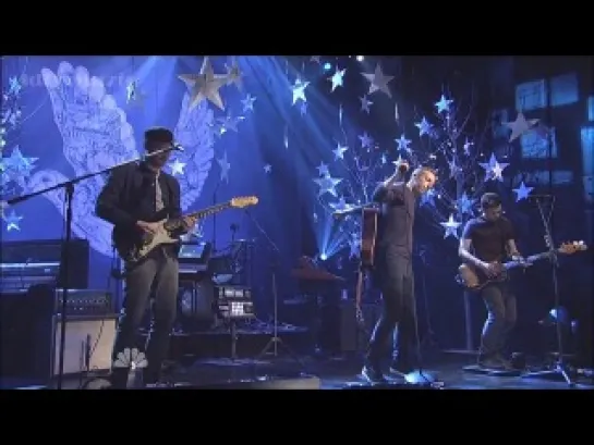 Coldplay – Magic  (Saturday Night Live 03.05.2014)