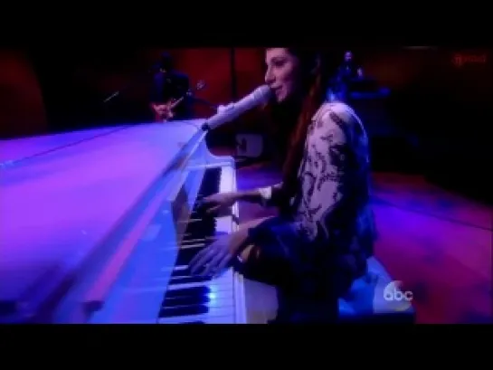 Christina Perri – Human (The View 16.04.2014)