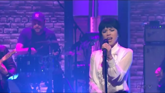 Carly Rae Jepsen - Run Away With Me, Your Type (Late Night with Seth Meyers)