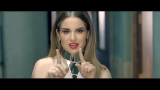 JoJo - When Love Hurts (Official Video)