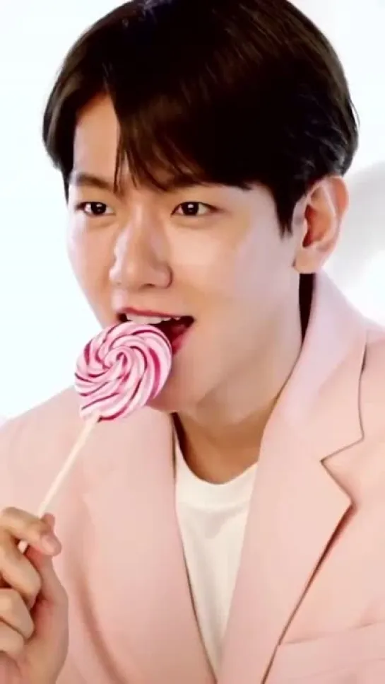 [VIDEO] Baekhyun x TirTir Photoshoot Behind