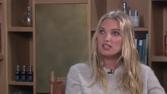 Livestreaming fra DAngleterre ELLE interviewer Elsa Hosk