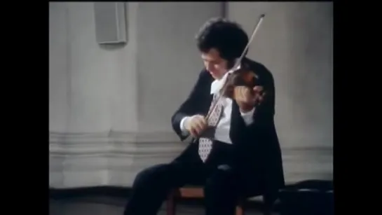 Bach. Partita №2, BWV1004. Itzhak Perlman