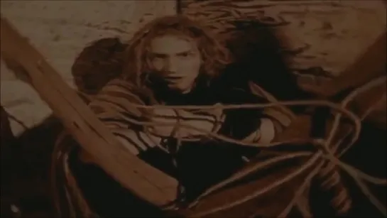 Alice in Chains - Man in the Box (Official Music Video) © 1991