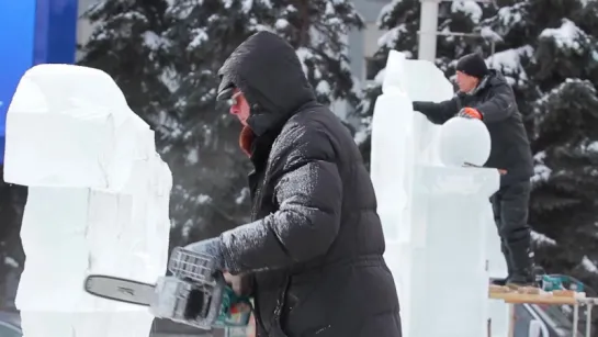 Строительство ледяного городка (Кемерово)