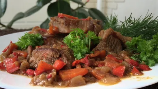 Мясо с Овощами Тушёное в Пиве (Beef Stew with Beer and Vegetables)