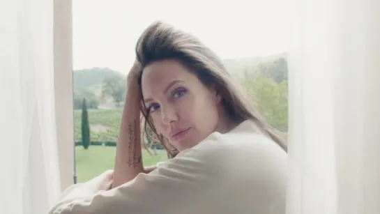 Angelina Jolie in Notes of a Woman (Guerlain)