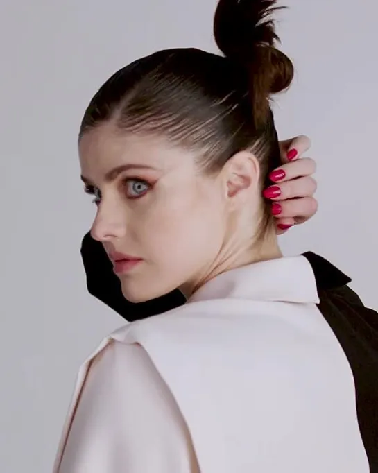 Alexandra Daddario Doesnt Have a Plan_3