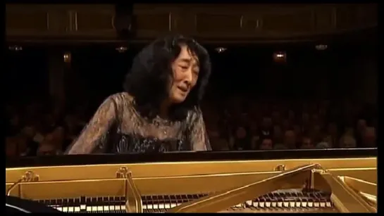 Mozart. Piano Concerto №13 in C major / Camerata Salzburg, MITSUKO UCHIDA -