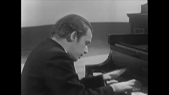 Mozart, Piano Sonata No. 13 in B-flat major K. 333 / Glenn Gould