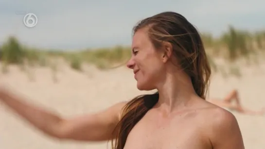 Tamara Brinkman Nude - Zomer In Zeeland s01e01 (NL 2018) 720p HDTV