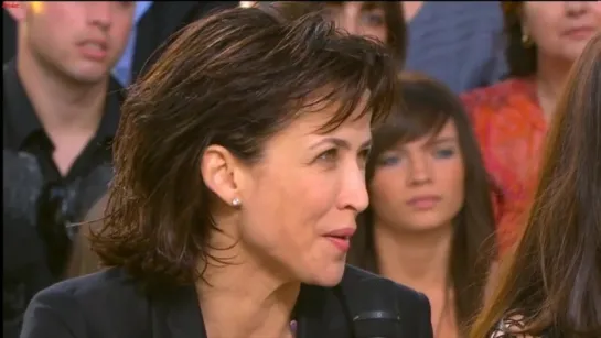 Monica Bellucci & Sophie Marceau interview Le grand journal during Festival Cannes 2009.