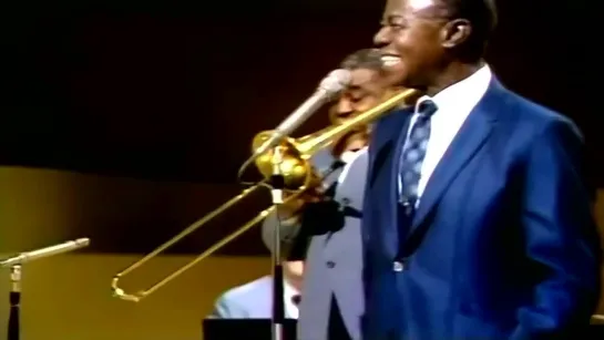 Louis 'Satchmo'  Armstrong