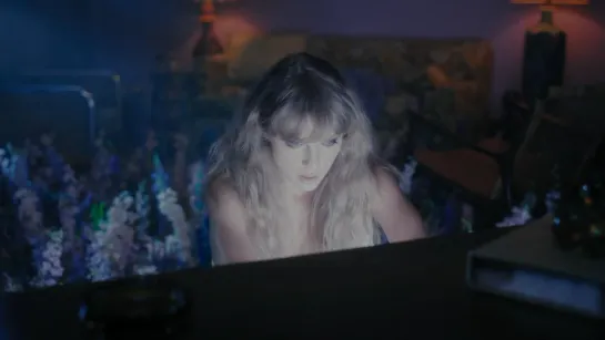 Taylor Swift - Lavender Haze (Music Video)