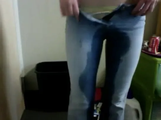 pants peeing (shaved)